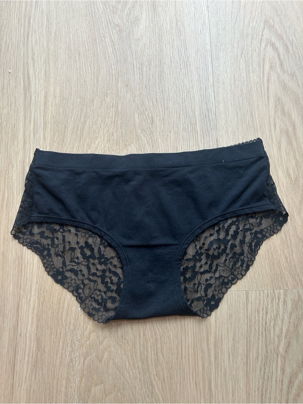Victoria’s Secret Hiphugger Panty S